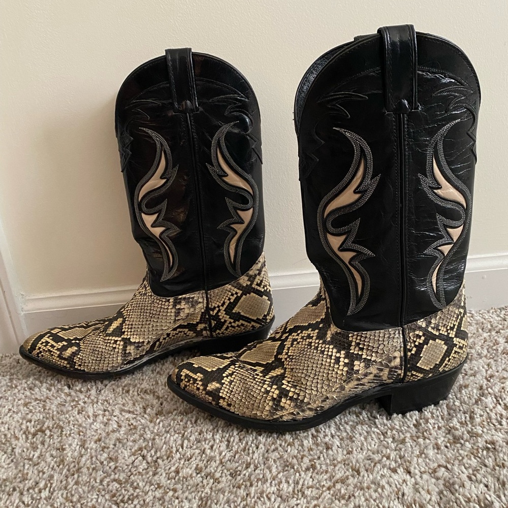 Code West 
Mens Snake Skin Boots
Size 9M